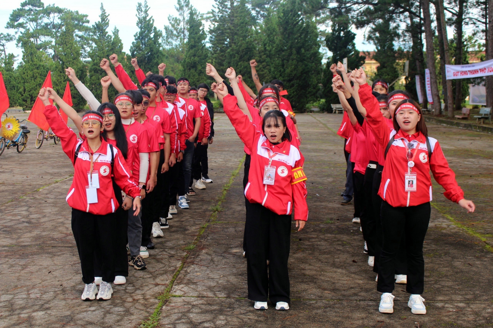 Tình nguyện viên Hành trình đỏ -Kết nối yêu thương tỉnh Lâm Đồng 