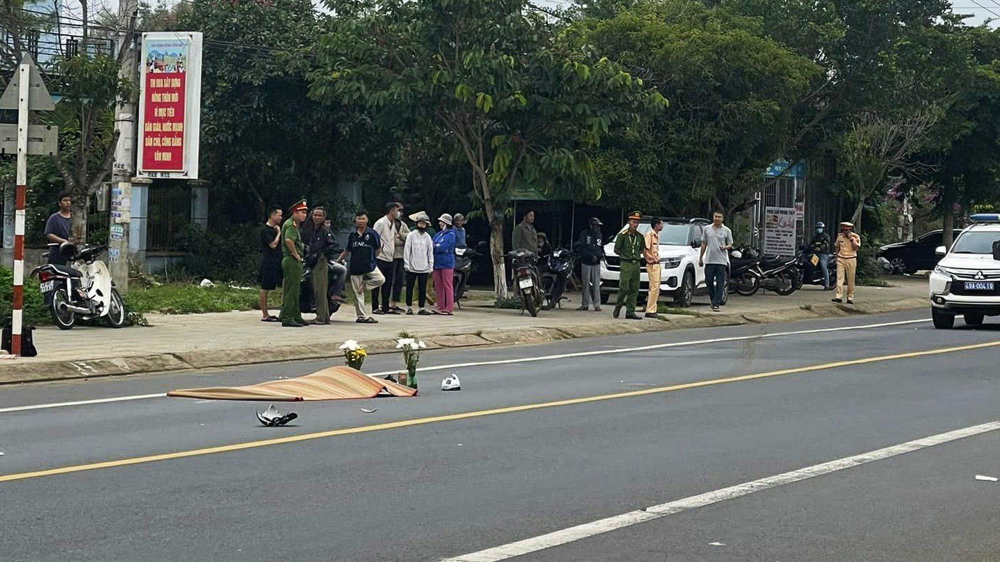 Bảo Lâm: Va chạm giữa 2 xe máy,  nữ sinh ngã ra đường bị xe khách cán tử vong
