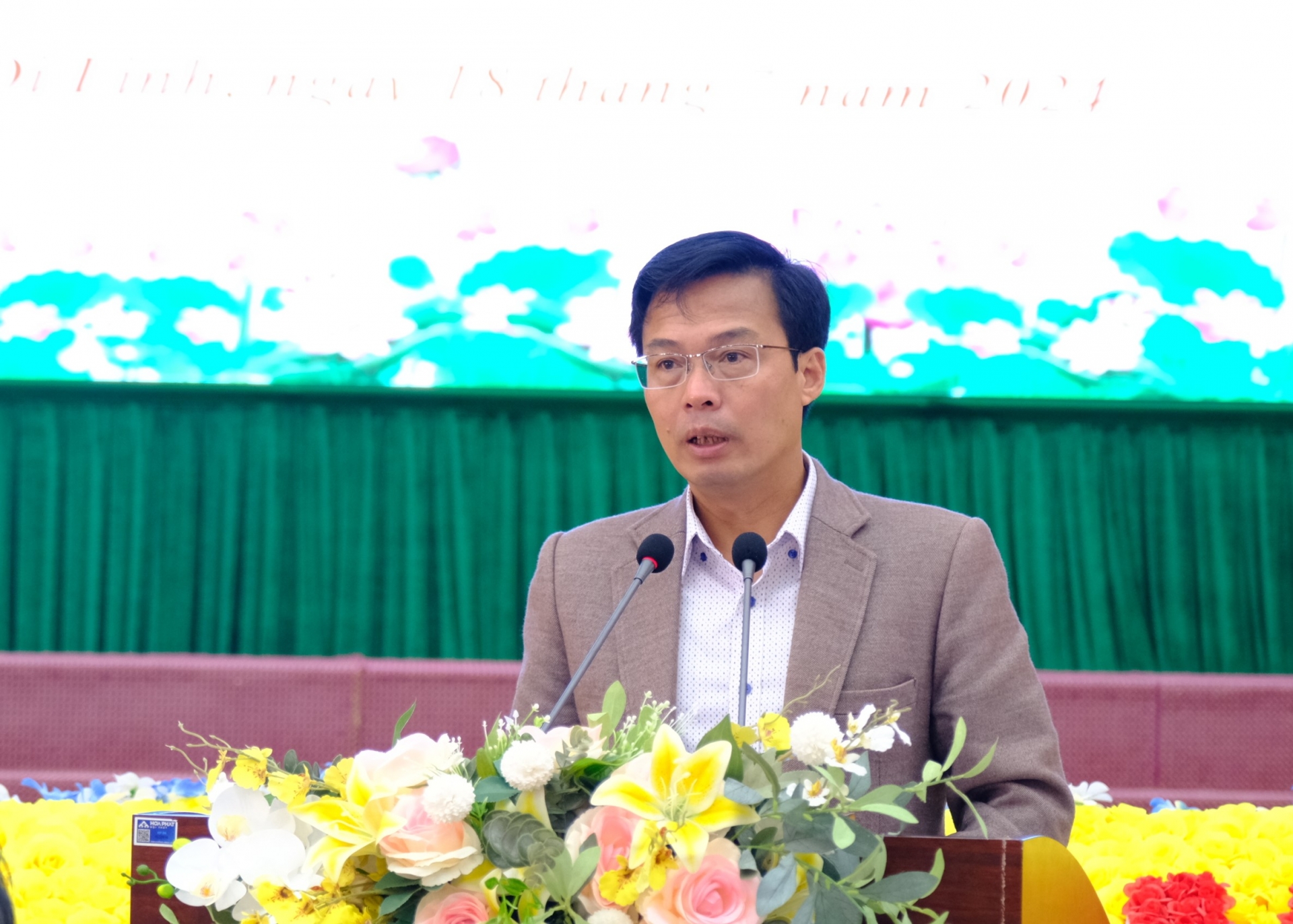 Bí thư Huyện ủy Di Linh Đinh Văn Tuấn phát biểu chỉ đạo tại Hội 
