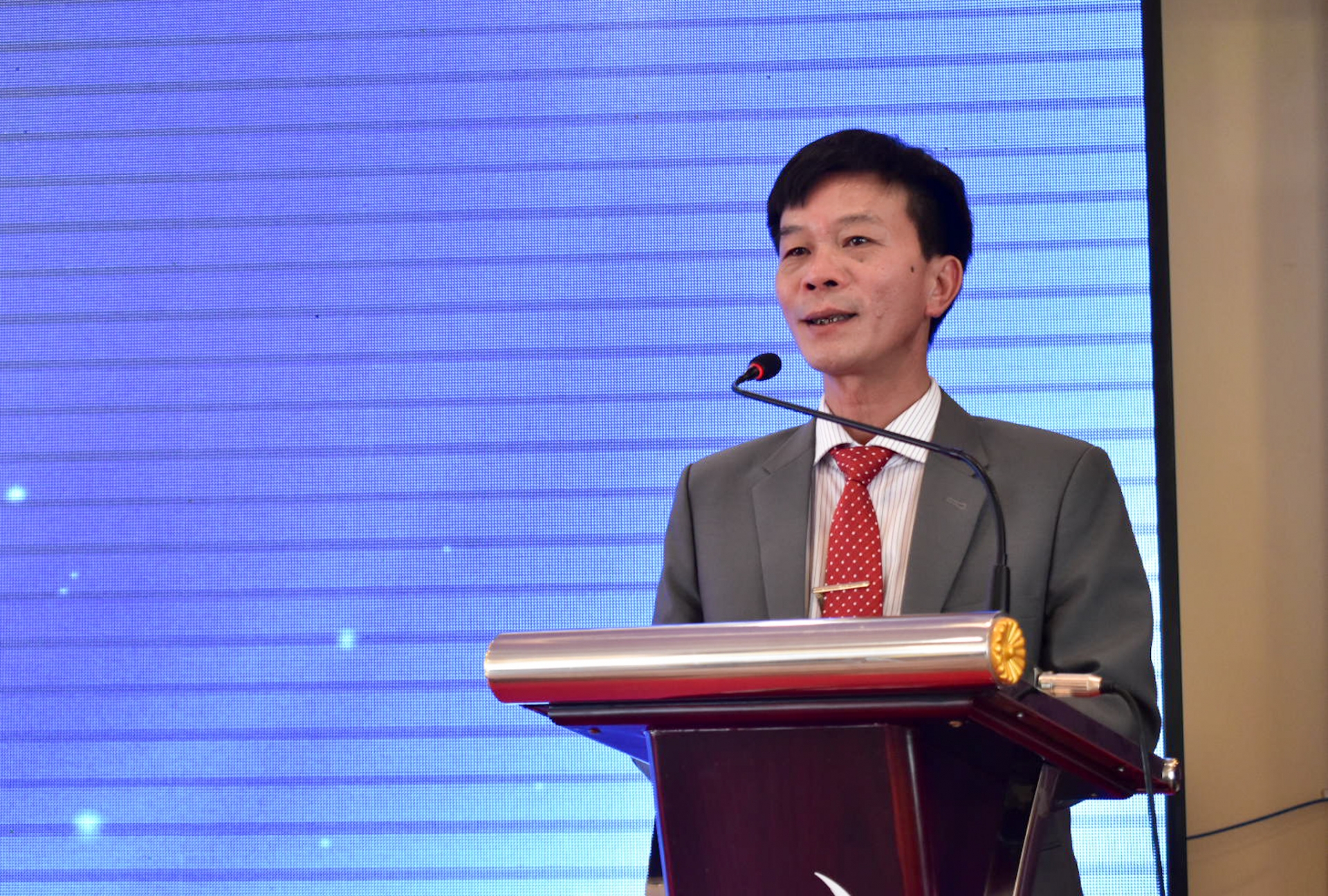  Ông Lê Minh An, Trưởng Ban Tôn giáo - Sở Nội vụ tỉnh Lâm Đồng phát biểu khai mạc hội nghị 