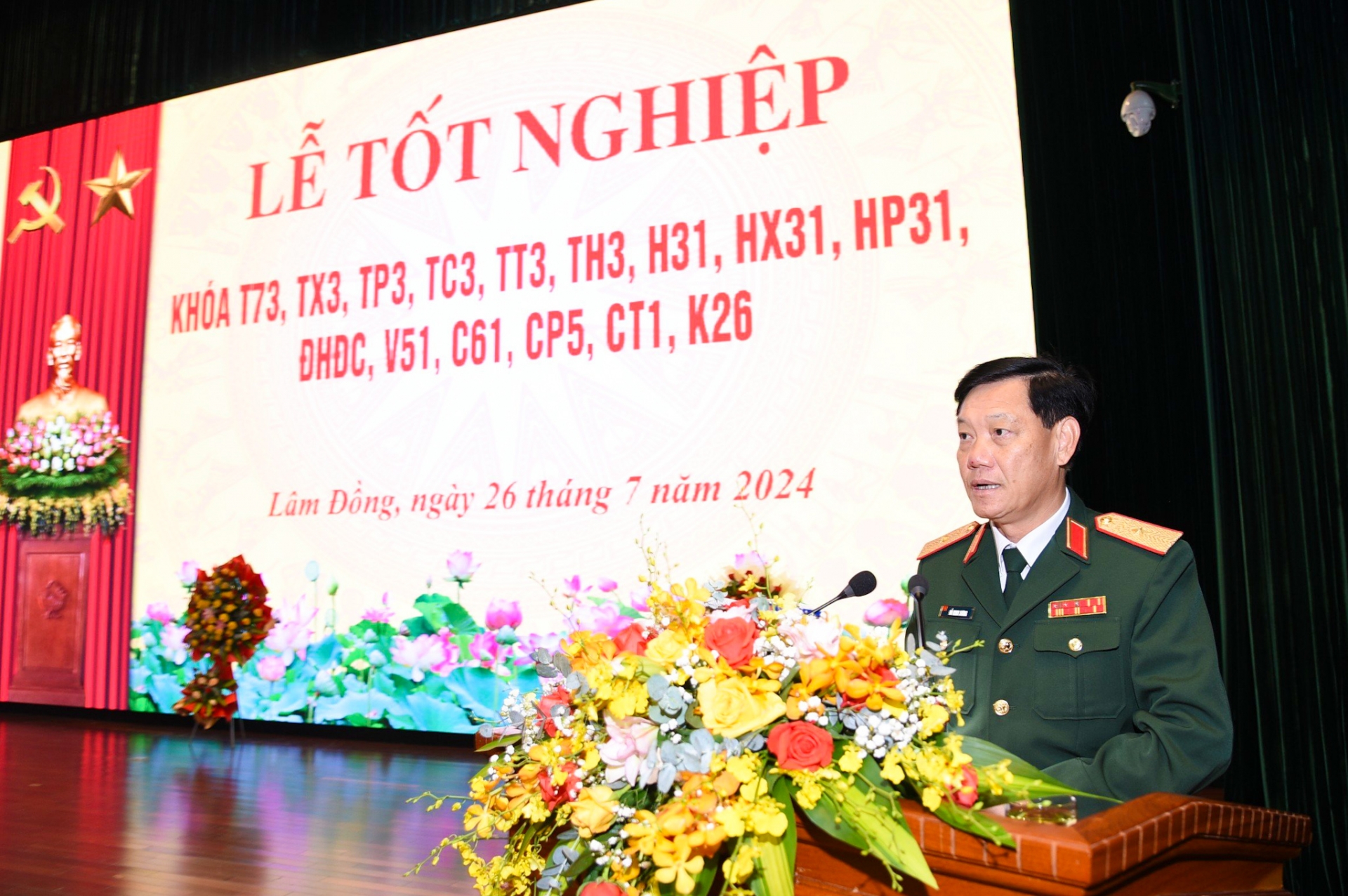  Thiếu tướng Đỗ Minh Xương - Giám đốc Học viện Lục quân chủ trì buổi lễ