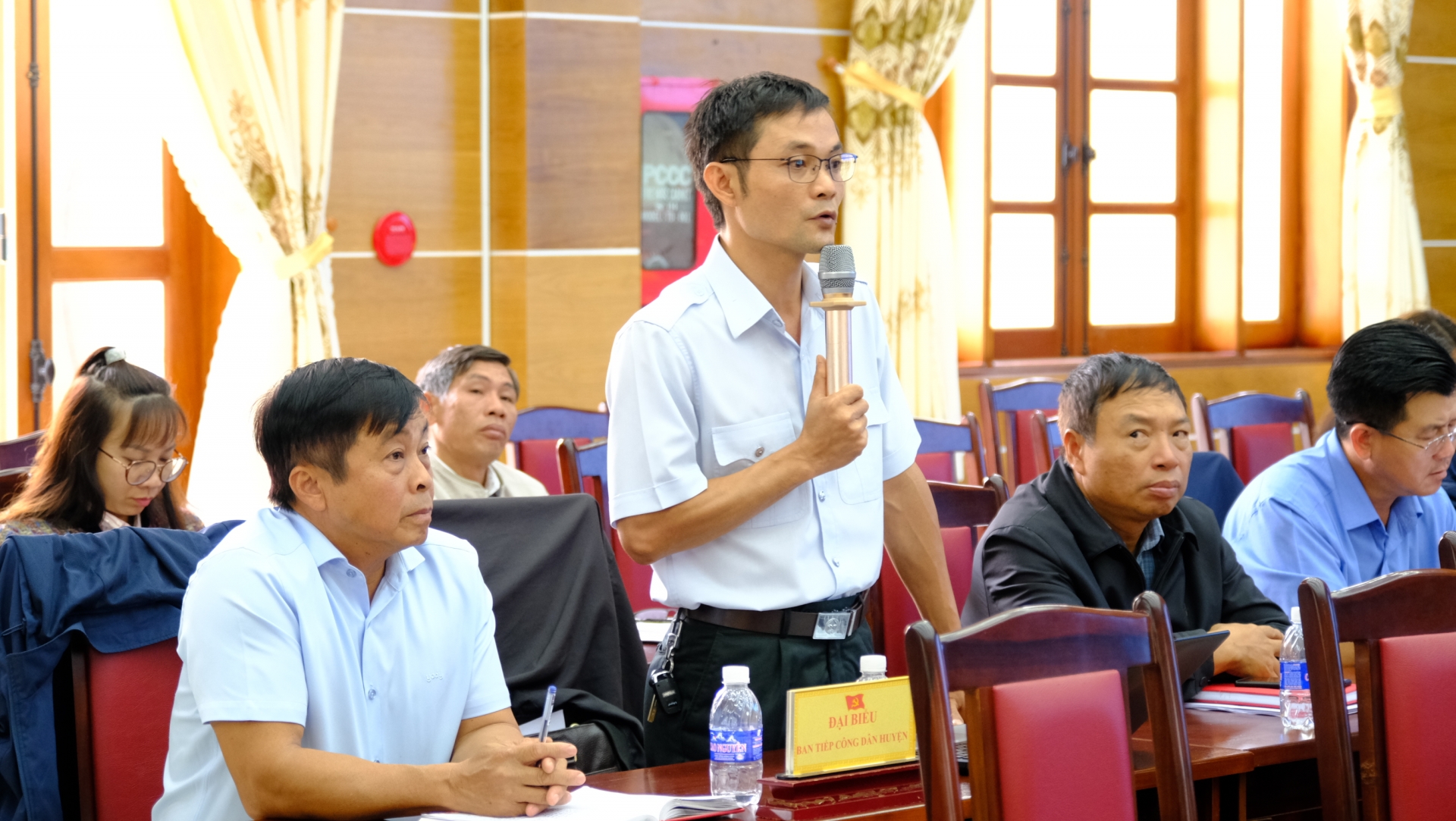 Các đại biểu phát biểu thảo luận tại Hội nghị