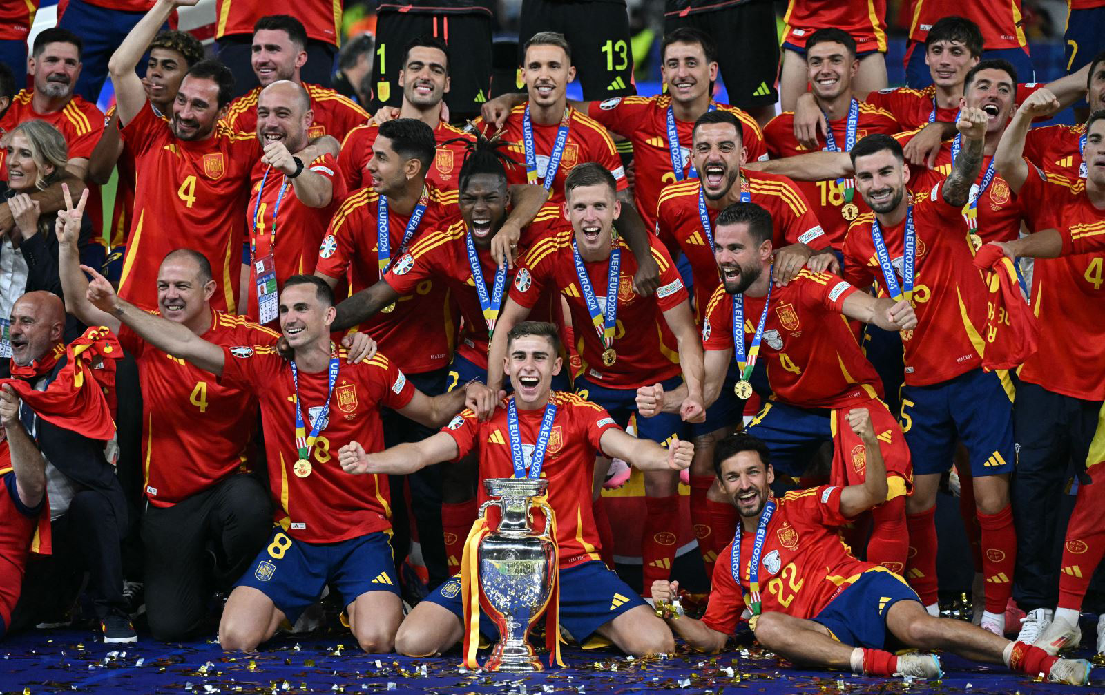 Thắng thuyết phục Anh 2-1, Tây Ban Nha lần thứ 4 đăng quang vô địch EURO