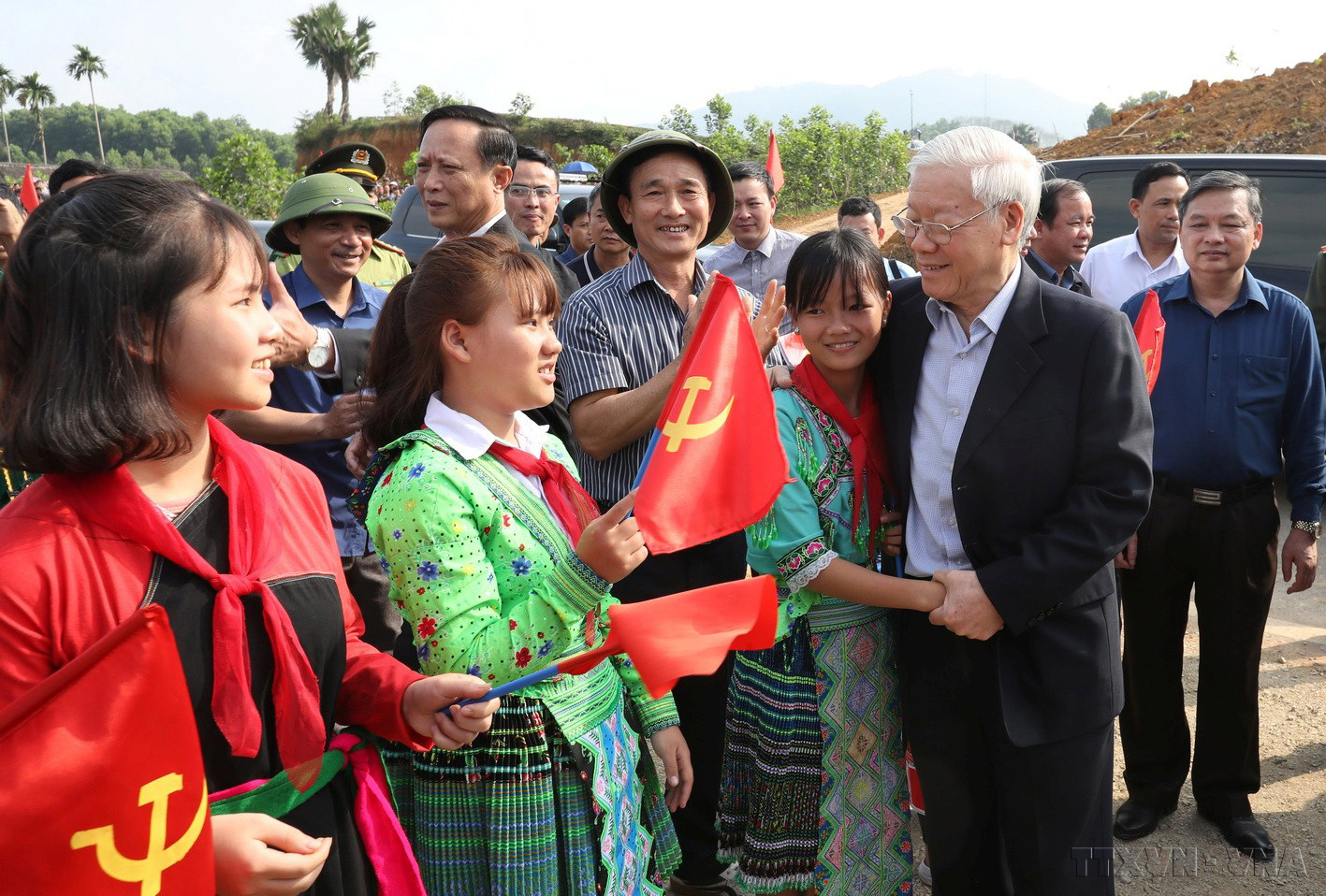 Tổng Bí thư, Chủ tịch nước Nguyễn Phú Trọng với các tầng lớp Nhân dân các dân tộc tỉnh Yên Bái dự Tết trồng cây