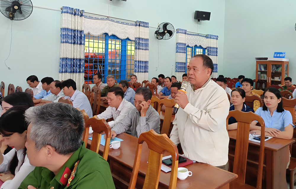 Đại biểu HĐND tỉnh Lâm Đồng và huyện Đạ Tẻh tiếp xúc cử tri sau kỳ họp giữa năm