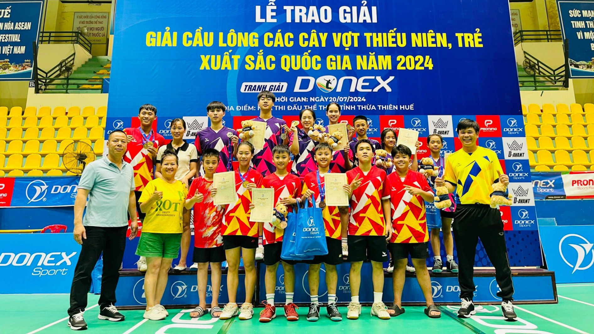 Lâm Đồng xếp thứ 3 toàn đoàn tại Giải Cầu lông các cây vợt thiếu niên, trẻ xuất sắc quốc gia