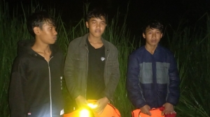 Di Linh: Giải cứu 3 thiếu niên đi bắt cá bị mắc kẹt giữa sông Đồng Nai