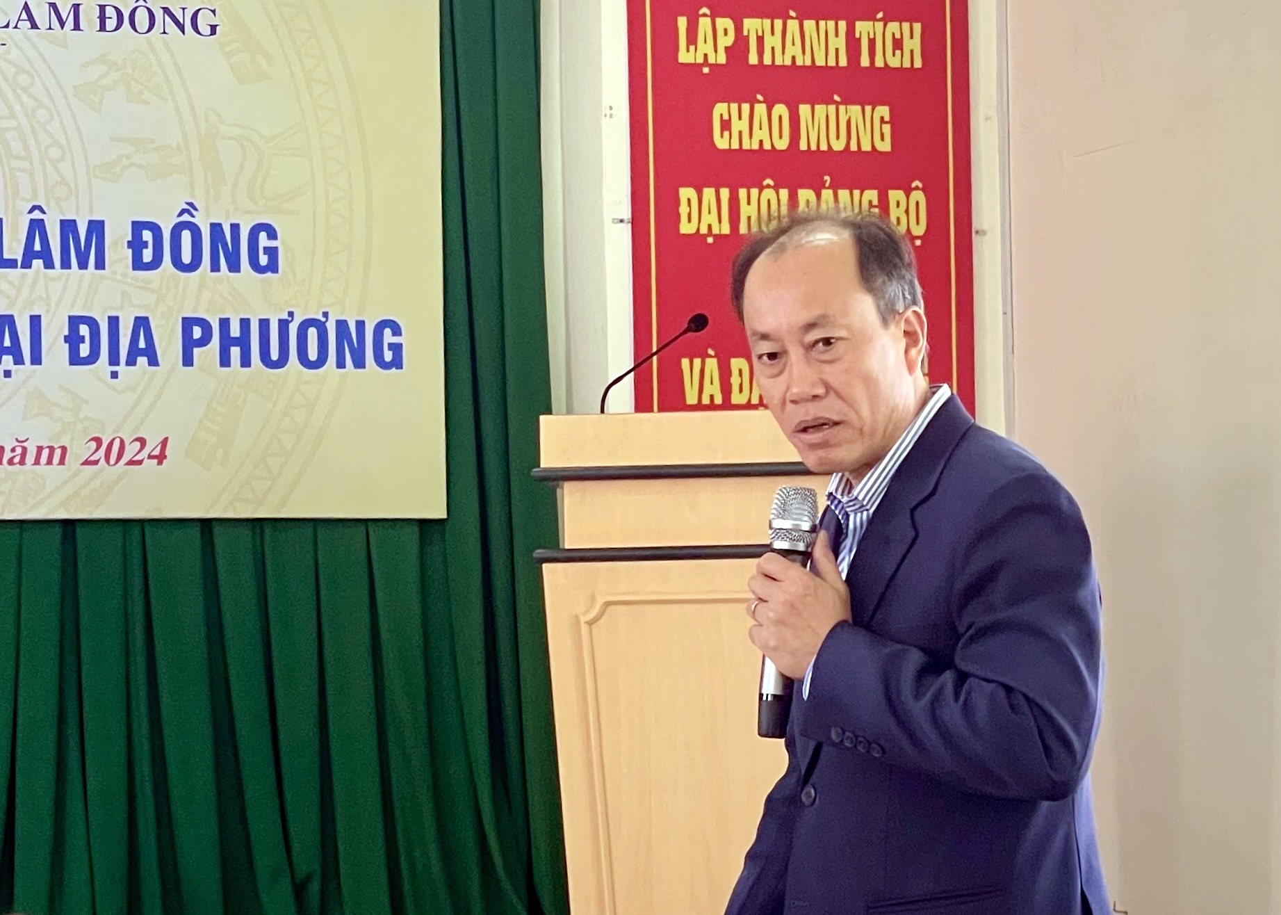 Ông Đào Thành Trung –Phó Giám đốc Sở Y tế Lâm Đồng cũng phát biểu, trao đổi, thảo luận về phương thức, nội dung nhằm nâng cao chất lượng KCB BHYT tại y tế cơ sở để tăng tiếp cập dịch vụ y tế cho người tham gia BHYT