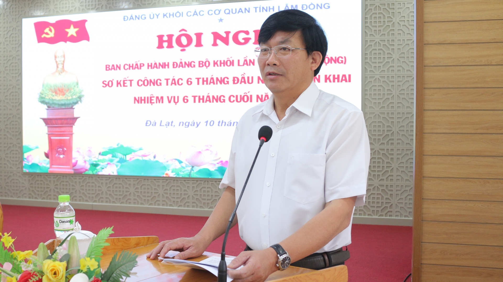 Bí thư Đảng ủy Khối các cơ quan tỉnh Hoàng Thanh Hải phát biểu kết luận hội nghị