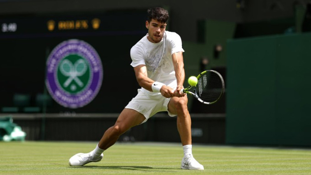 Tay vợt trẻ Carlos Alcaraz người Tây Ban Nha sẽ nỗ lực bảo vệ danh hiệu đương kim vô địch của mình tại Wimbledon 2024
