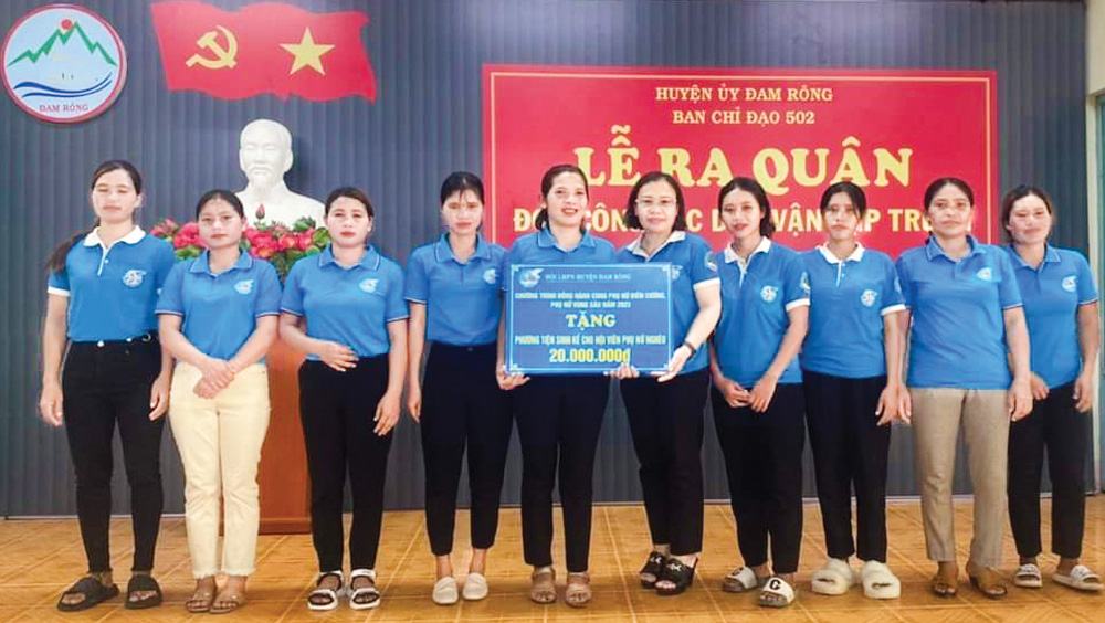 Trong nửa nhiệm kỳ, Hội LHPN huyện Đam Rông đã tích cực hỗ trợ hội viên,
đặc biệt là hội viên vùng đồng bào DTTS