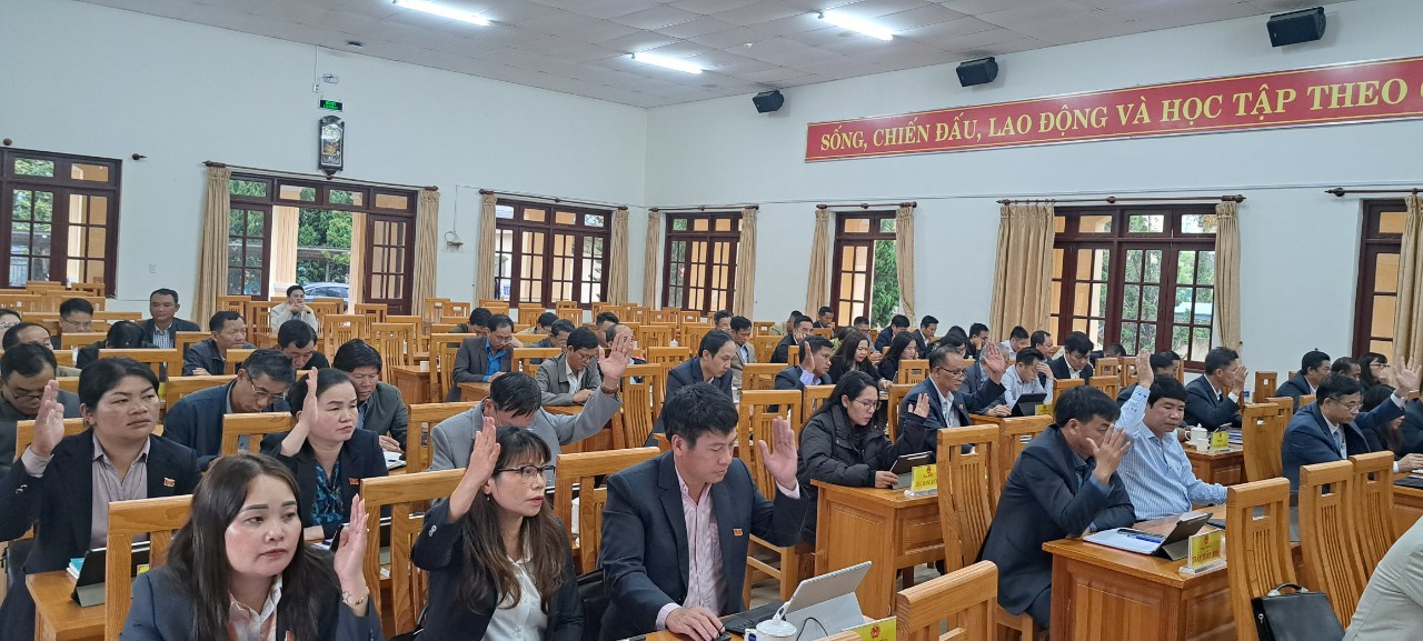 HĐND huyện Lạc Dương khóa XI tổ chức kỳ họp thường lệ giữa năm 2024