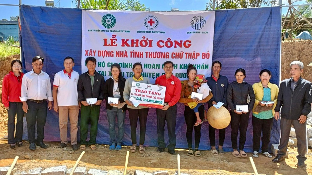 Khởi công xây tặng 7 nhà tình thương chữ thập đỏ