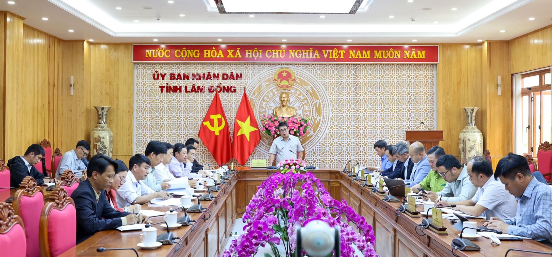 Phó Chủ tịch UBND tỉnh Lâm Đồng Nguyễn Ngọc Phúc làm việc với Ban Quản lý KDLQG hồ Tuyền Lâm
