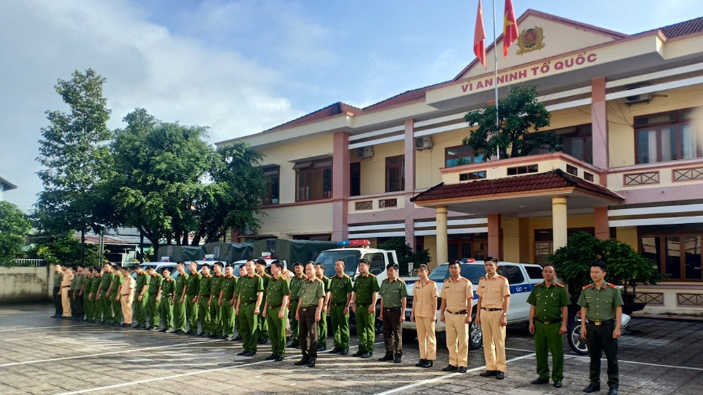 Cát Tiên: Ra quân tổng kiểm soát xe ô tô kinh doanh vận tải