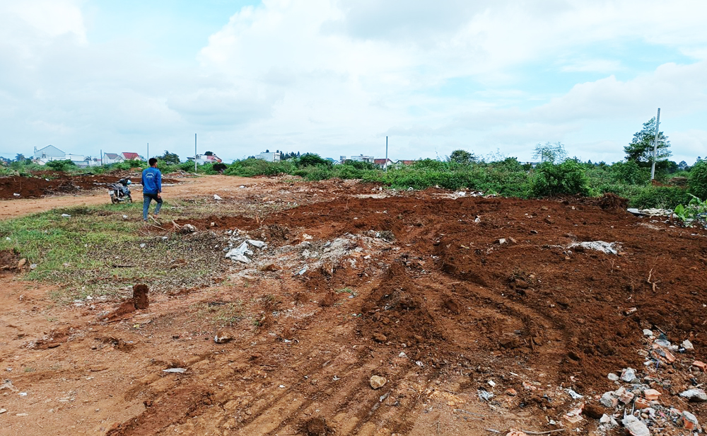 Bảo Lộc: Thu gom, xử lý hơn 600 m3 rác xây dựng, xà bần đổ trộm