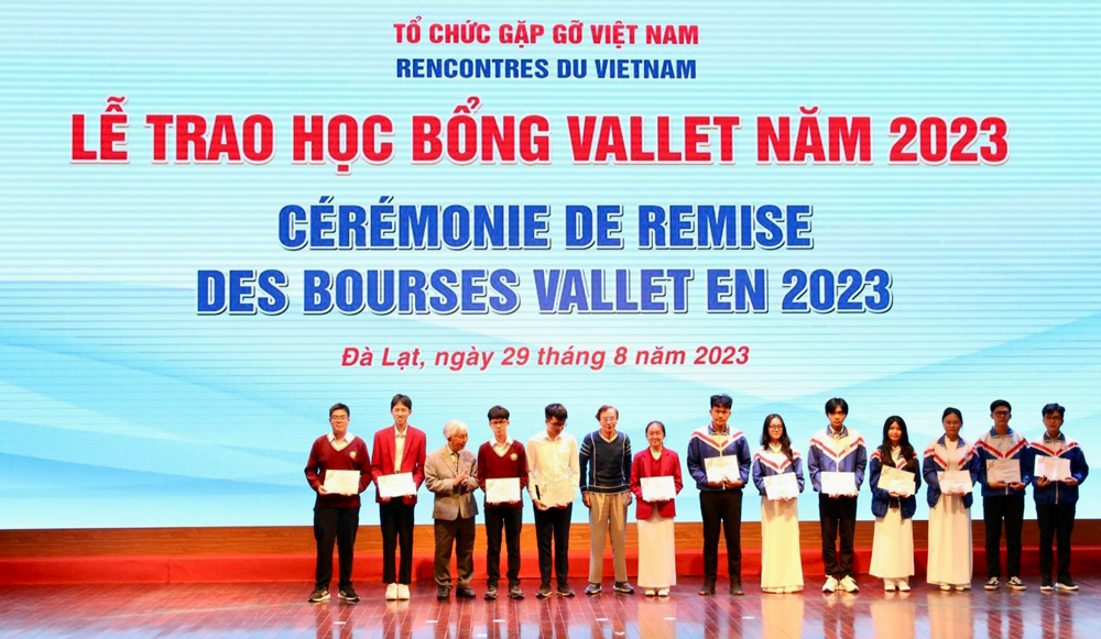 Trao 155 suất học bổng Vallet cho học sinh, sinh viên các tỉnh Tây Nguyên và Khánh Hòa, Ninh Thuận