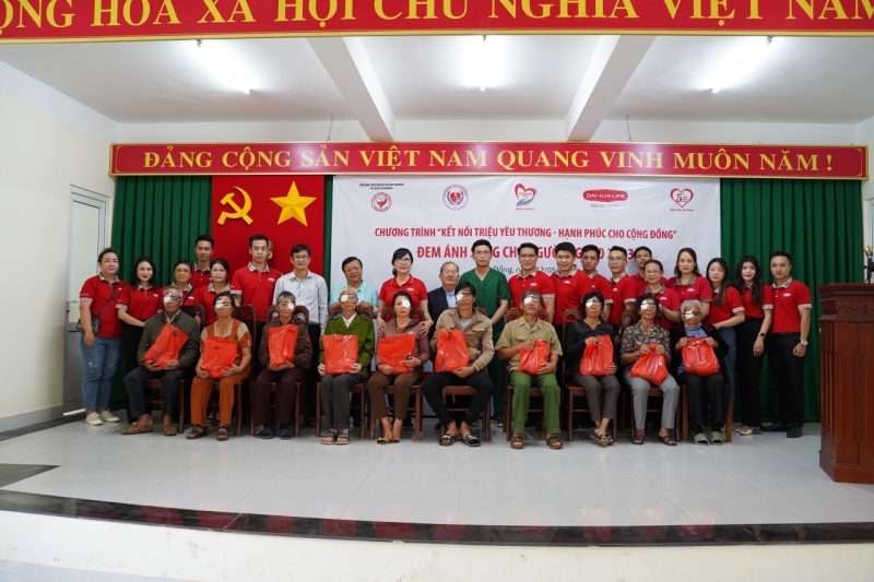 Dai-ichi Life Việt Nam tiếp tục triển khai Chương trình Kết nối Triệu Yêu Thương - Đem ánh sáng cho người nghèo 2023 tại Lâm Đồng