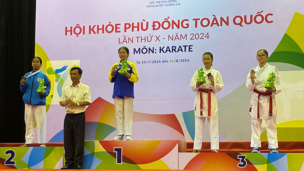 Nguyễn Thị Hải Yến - Trường THCS Hùng Vương (TP Bảo Lộc), HCB môn Karate nội dung đối kháng hạng cân 48kg THCS