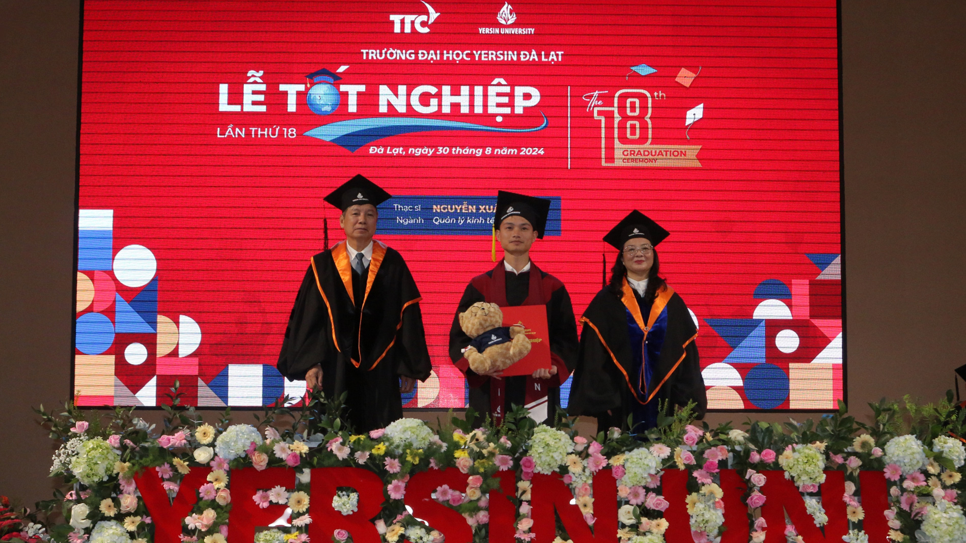 Trường Đại học Yersin Đà Lạt trao bằng tốt nghiệp cho 533 thạc sĩ, kiến trúc sư, dược sĩ, cử nhân