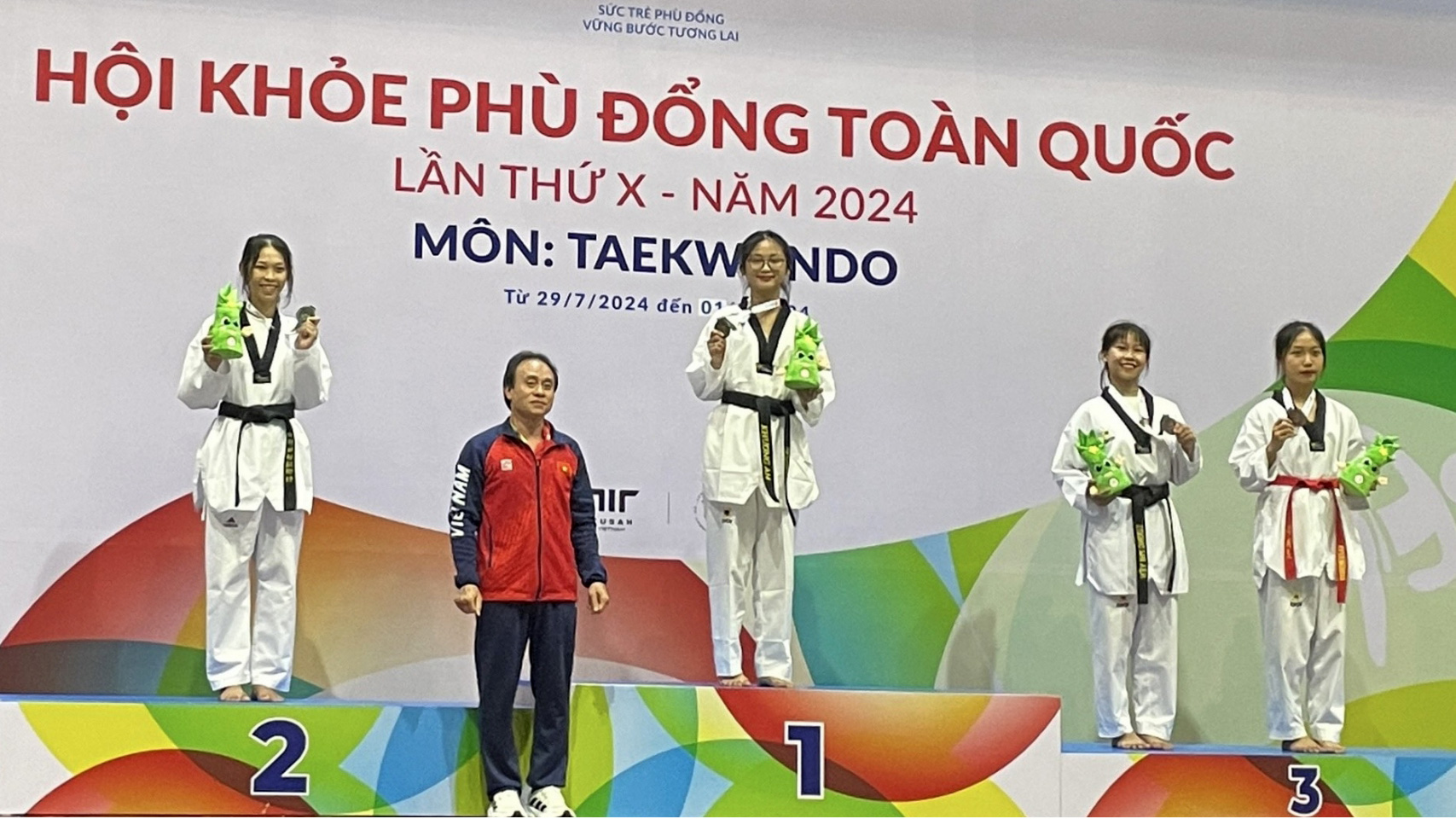 Lương Phi Yến - Trường THPT Lâm Hà đạt HCĐ Taekwondo nội dung đối kháng nữ hạng cân 52kg THPT