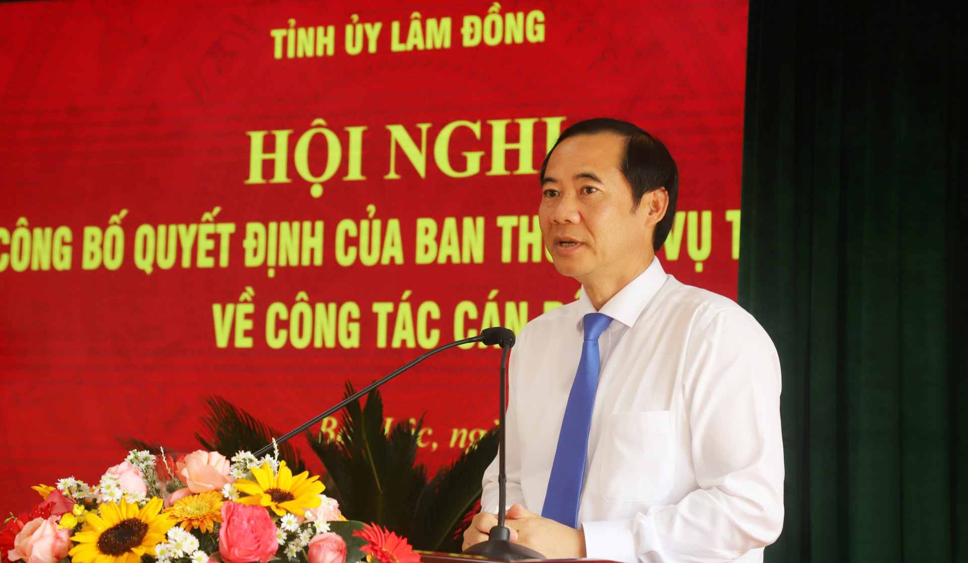 Đồng chí Nguyễn Thái Học - Quyền Bí thư Tỉnh ủy Lâm Đồng phát biểu tại hội nghị