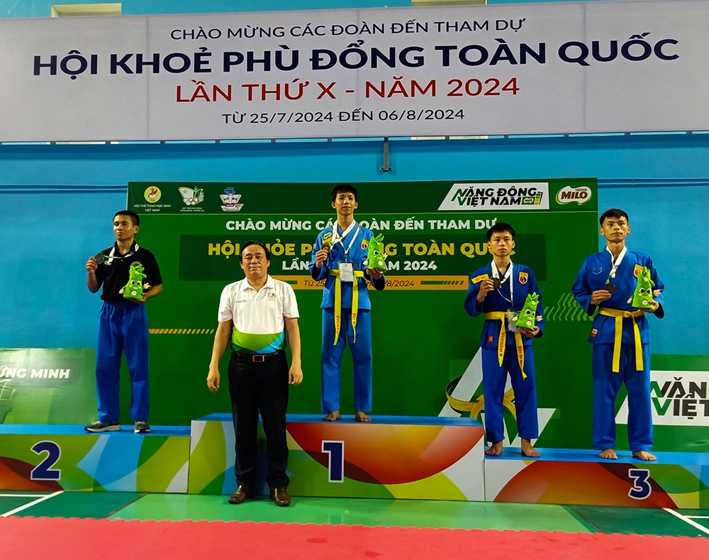 VĐV Lâm Võ Đức Hiếu - Trường THPT Nguyễn Bỉnh Khiêm, Huy chương Vàng môn Vovinam nội dung đối kháng hạng cân 48kg THPT.