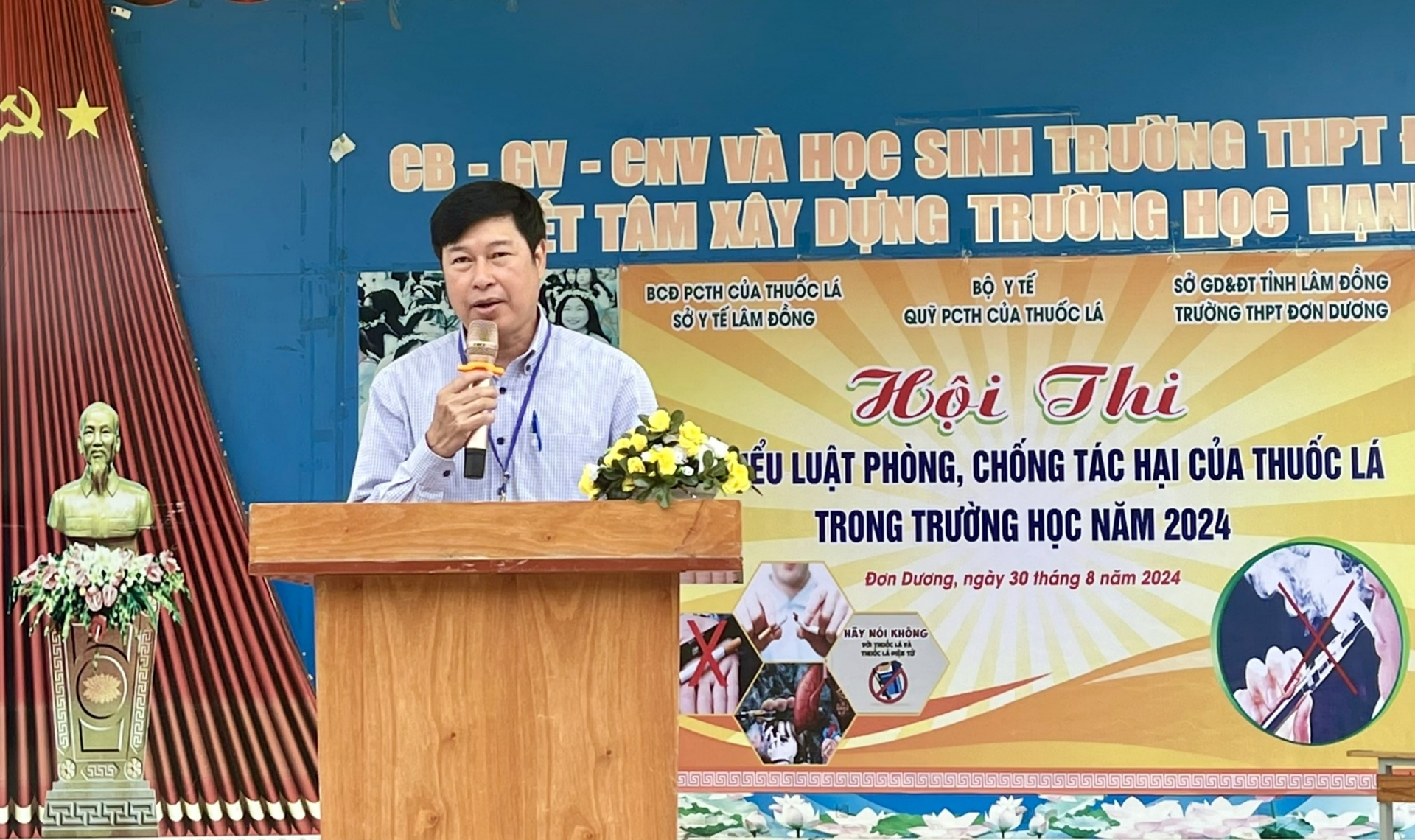 Ông Trần Ngọc Trung –Phó Trưởng Phòng Nghiệp vụ Y, Sở Y tế tỉnh Lâm Đồng -Trưởng Ban tổ chức, Trưởng Ban Giám khảo hội thi phát biểu khai mạc hội thi