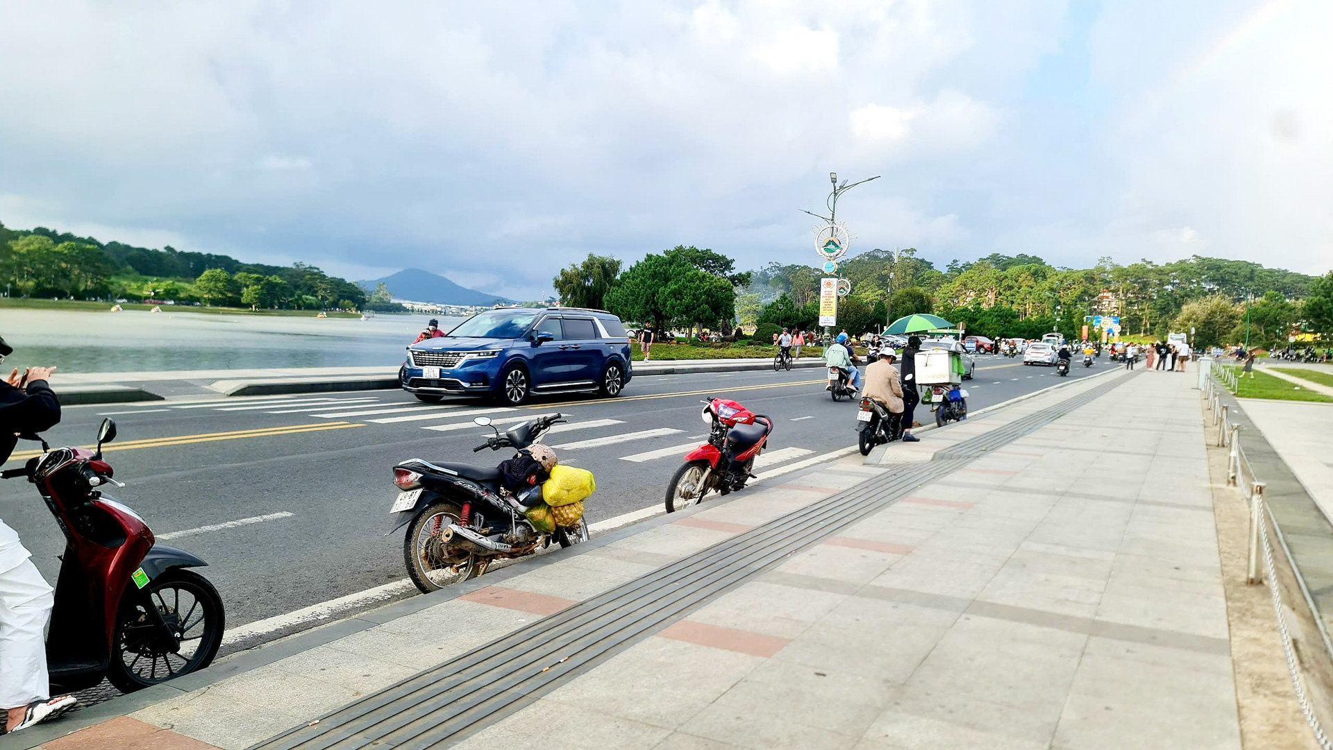 Đâu là giải pháp để giảm thiểu tai nạn giao thông liên quan đến xe mô tô, gắn máy?