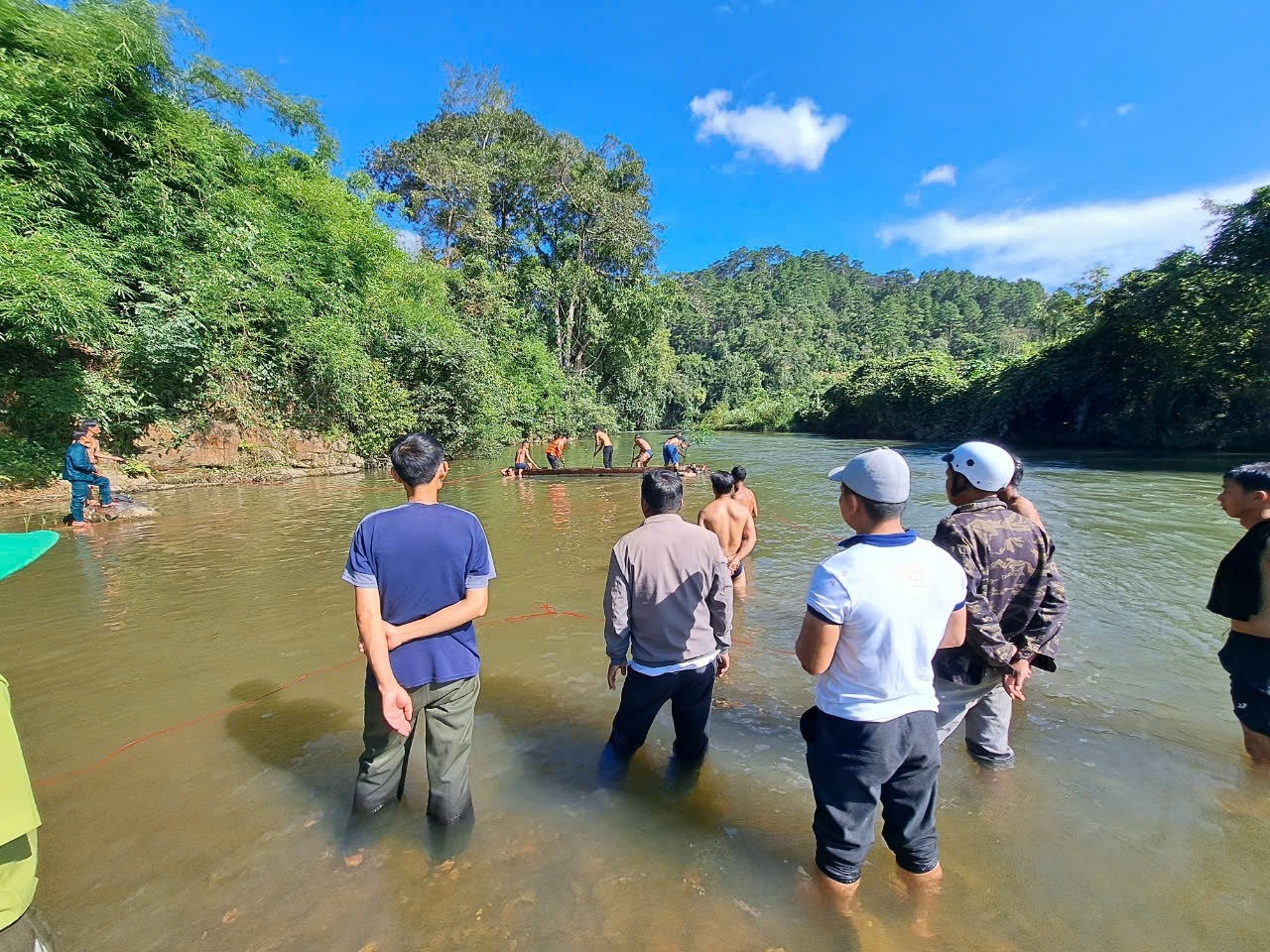 Tìm thấy thi thể học sinh thứ 2 bị đuối nước trên sông Krông Nô