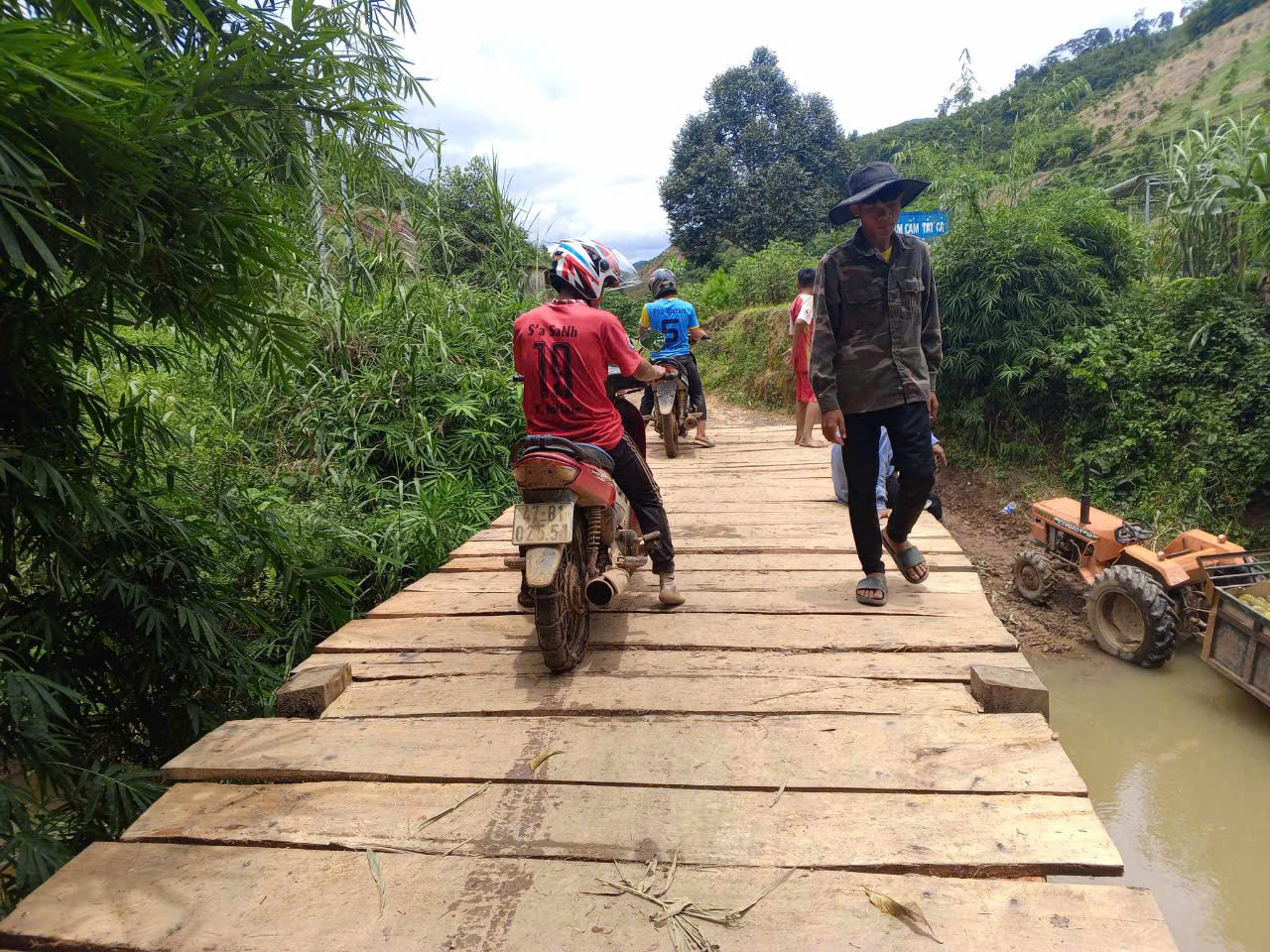 Có cầu mới, người dân cũng an tâm hơn 