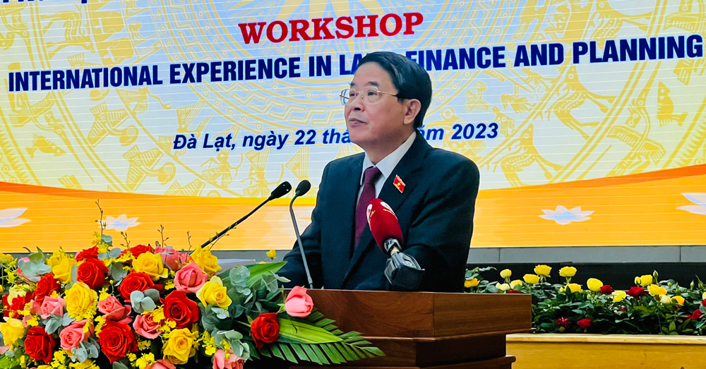 Phó Chủ tịch Quốc Hội Nguyễn Đức Hải phát biểu khai mạc hội thảo