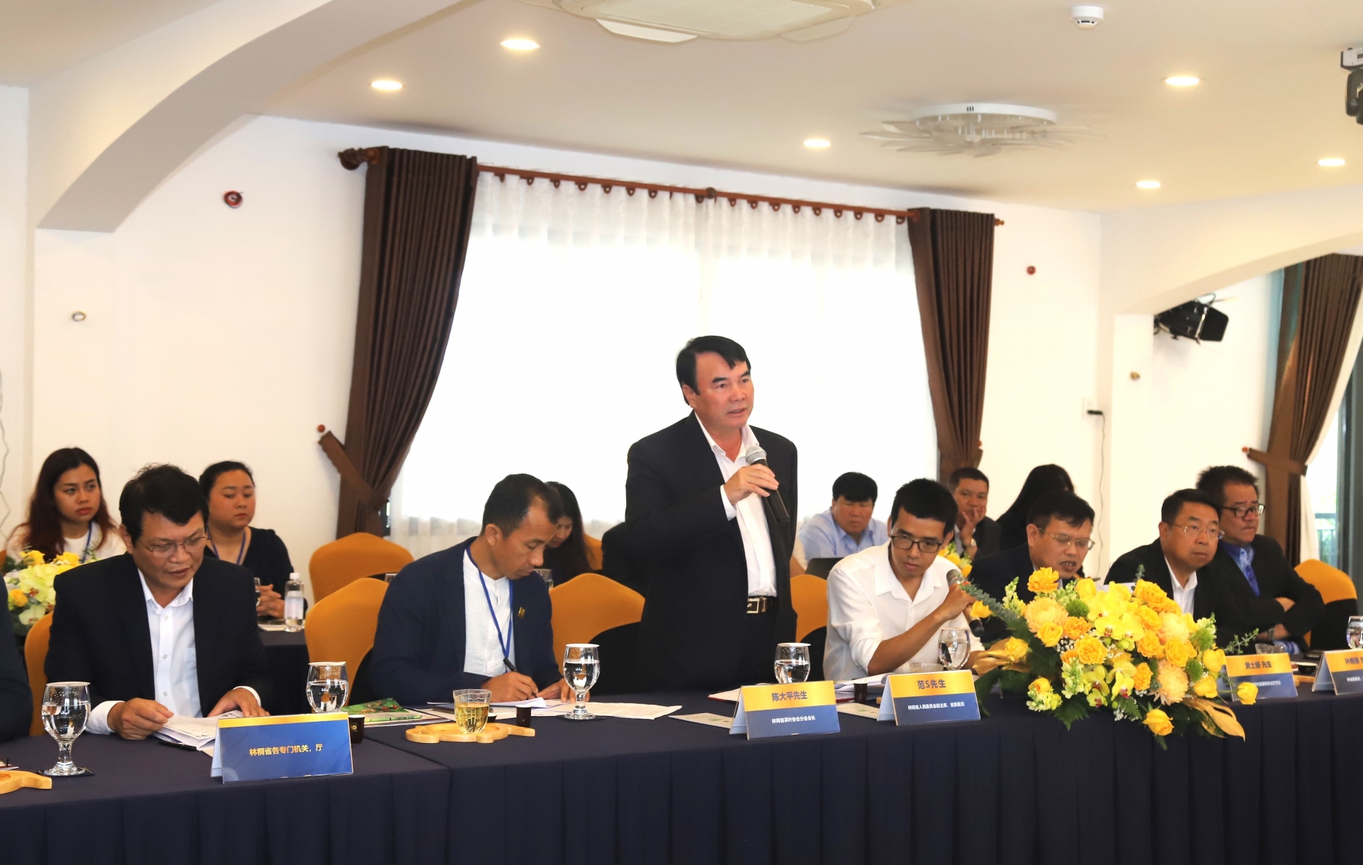 Đồng chí Phạm S – Phó Chủ tịch UBND tỉnh Lâm Đồng khái quát về quá trình phát triển của ngành chè Lâm Đồng