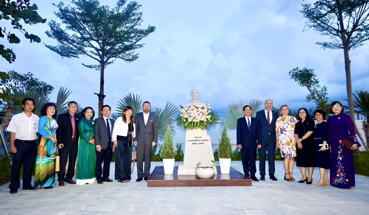 Khánh Hòa và Lâm Đồng tổ chức nhiều hoạt động kỷ niệm 160 năm ngày sinh nhà bác học Alexandre Yersin