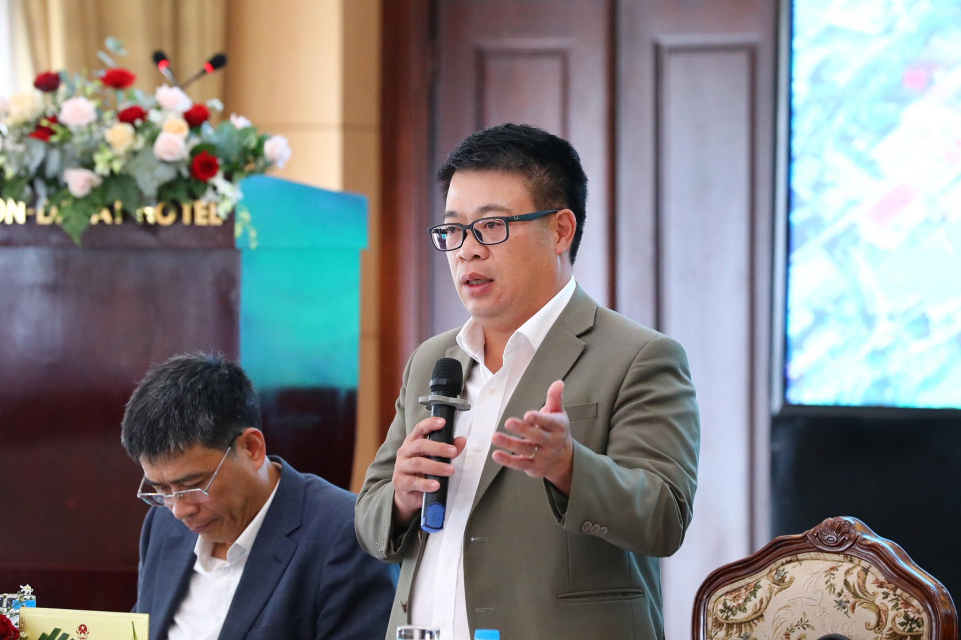Đồng chí Nguyễn Ngọc Phúc - Phó Chủ tịch UBND tỉnh phát biểu tại hội thảo