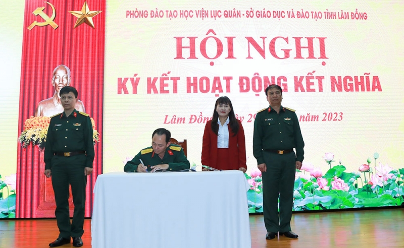 Học viện Lục quân và Sở Giáo dục Đào tạo Lâm Đồng ký kết hoạt động kết nghĩa giai đoạn 2023-2028