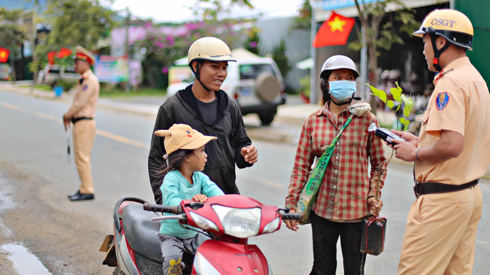 Trật tự an toàn giao thông tại Đam Rông có nhiều chuyển biến tích cực
