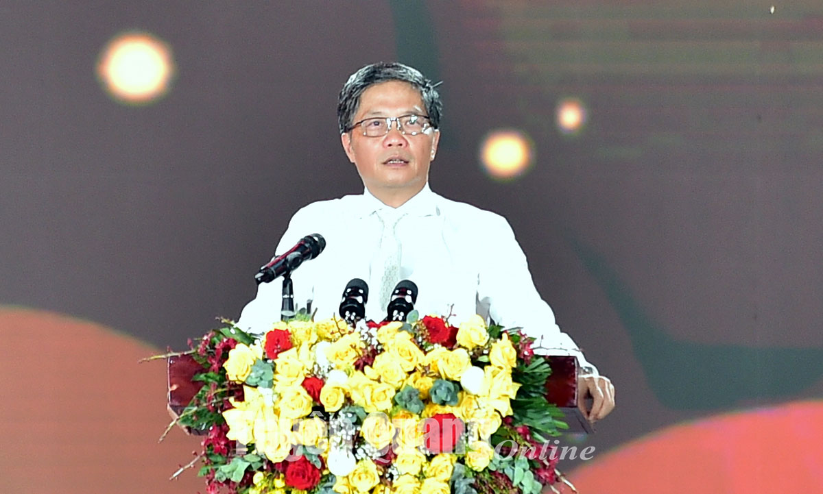 Đồng chí Trần Tuấn Anh, Trưởng Ban Kinh tế Trung ương phát biểu tại đêm hội