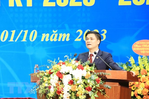 Ông Ngọ Duy Hiểu, Phó Chủ tịch Tổng liên đoàn Lao động Việt Nam, Chủ tịch Công đoàn Viên chức Việt Nam khoá V phát biểu