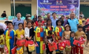 200 suất quà đến với trẻ em Tôn K’Long