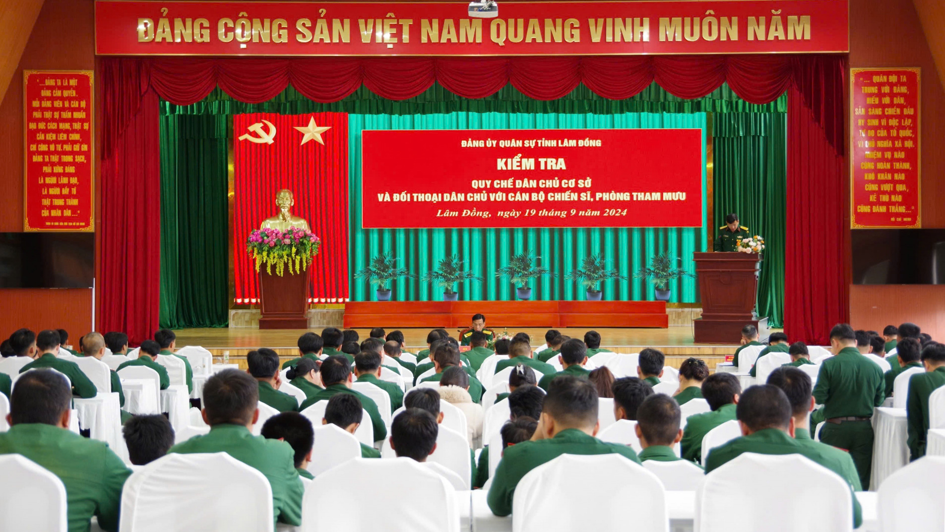 Quang cảnh buổi đối thoại