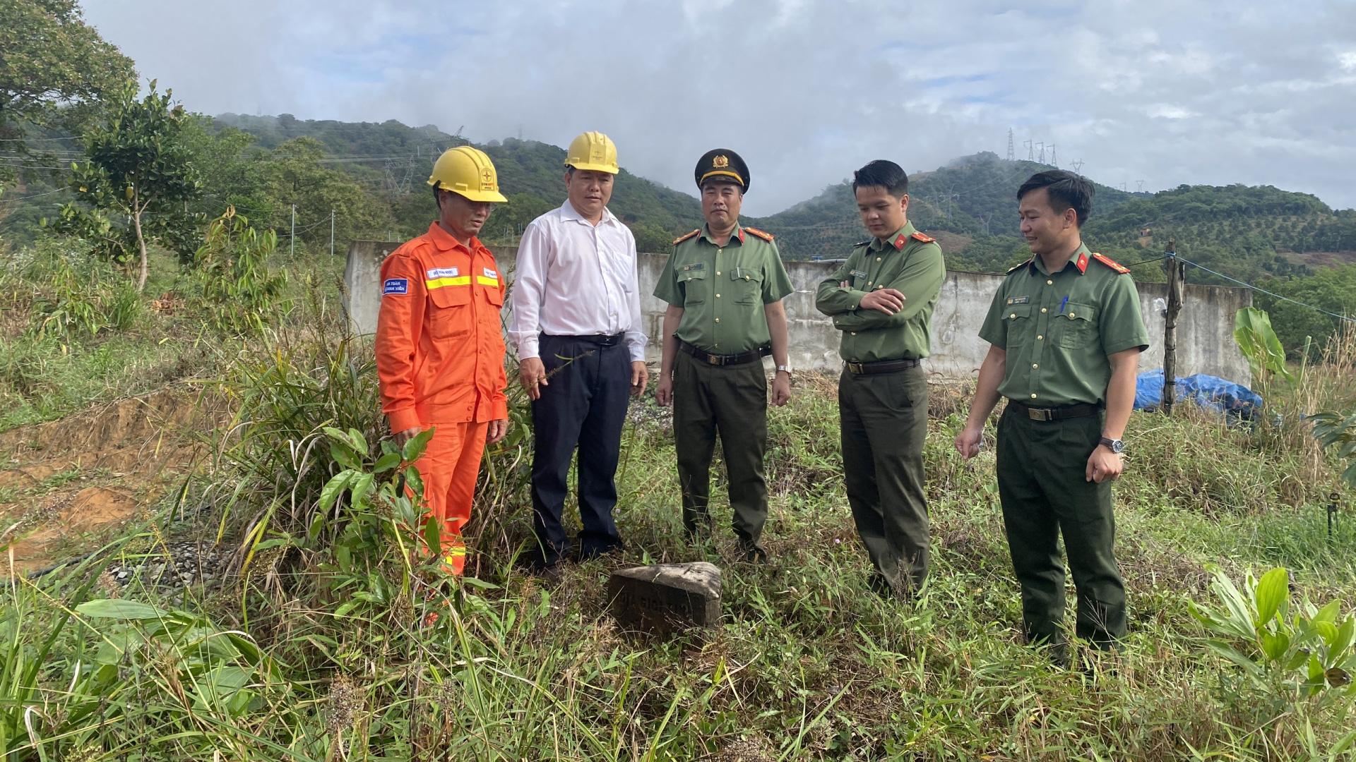 Kiểm tra mốc ranh giới 3 tỉnh Bình Thuận - Lâm Đồng - Đồng Nai