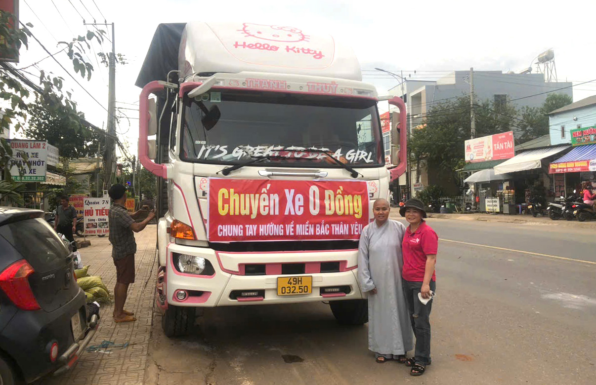 Chuyến xe 0 đồng mang theo yêu thương của người dân Đức trọng hướng về người dân miền Bắc