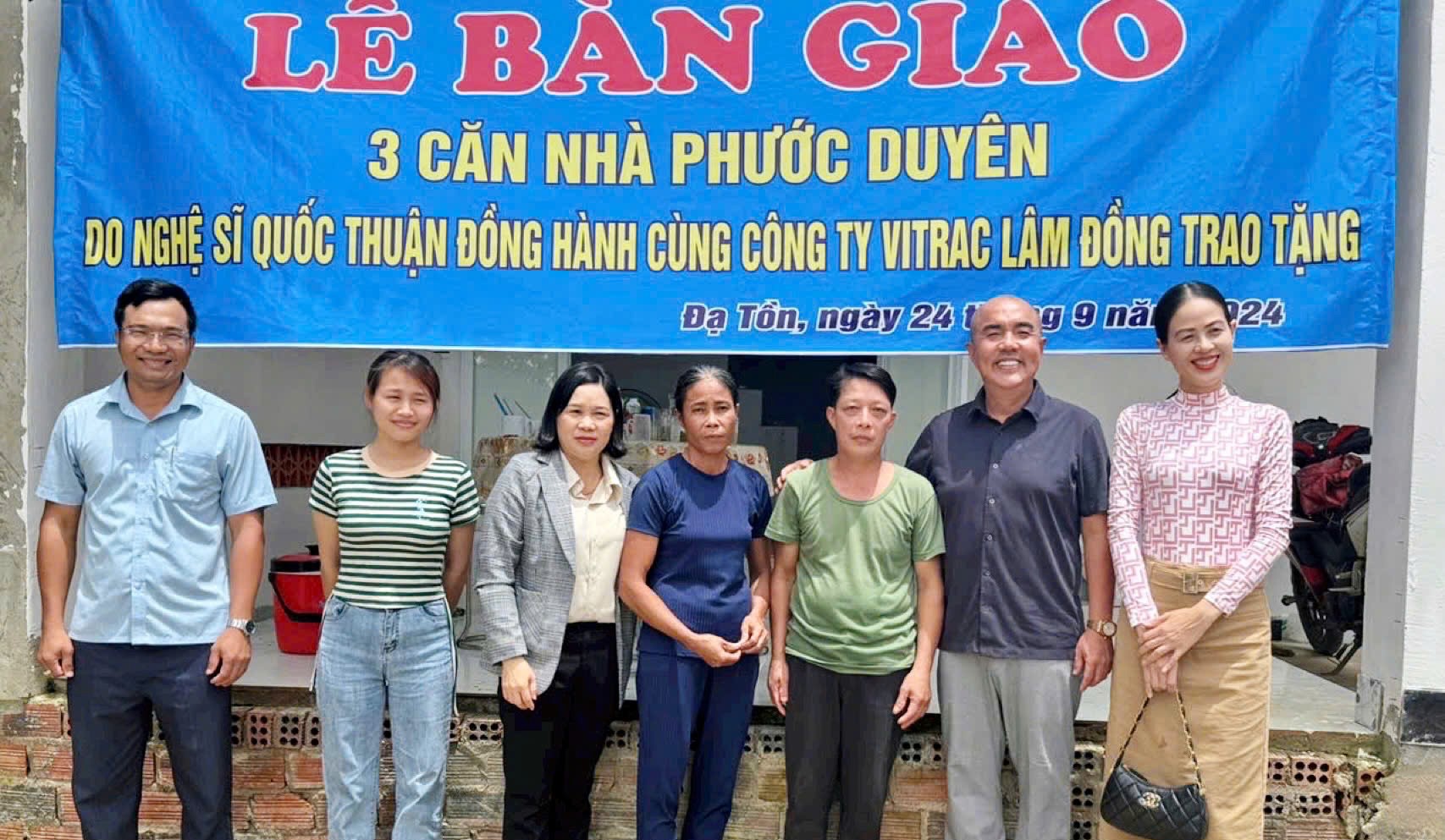 UBND xã Đạ Tồn và đại diện Công ty VITRAC Lâm Đồng tổ chức lễ bàn giao nhà tình thương cho gia đình ông