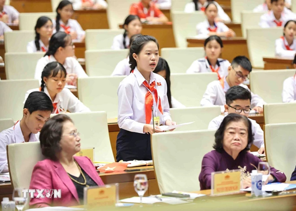 Bộ trưởng Bộ Văn hóa, Thể thao và Du lịch trẻ em trả lời chất vấn của đại biểu