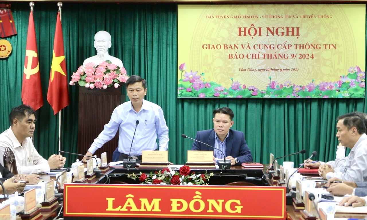 Phó Trưởng Ban Thường trực Ban Tuyên giáo Tỉnh ủy Huỳnh Minh Hải kết luận hội nghị và định hướng thông tin tuyên truyền tháng 9/2024