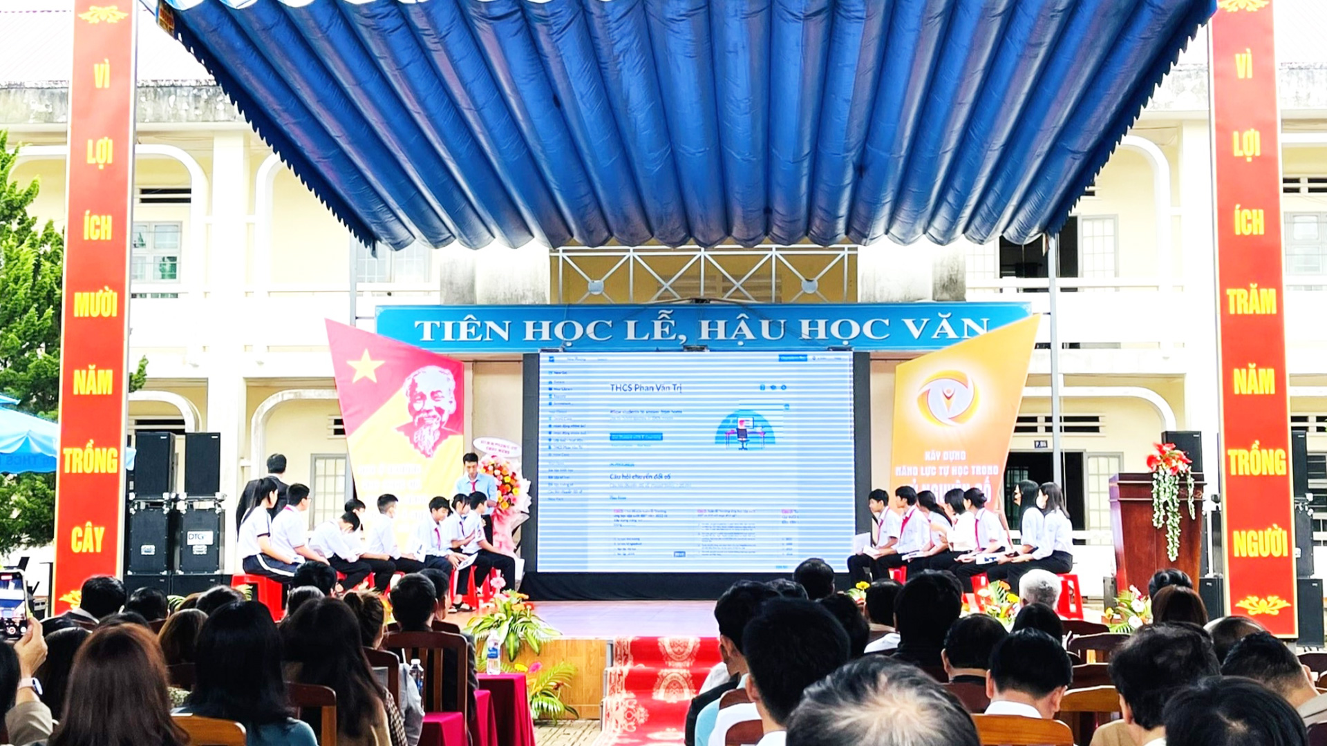 Các em học sinh trường THCS Phan Văn Trị tham gia phát động hưởng ứng tuần lễ học tập suất đời