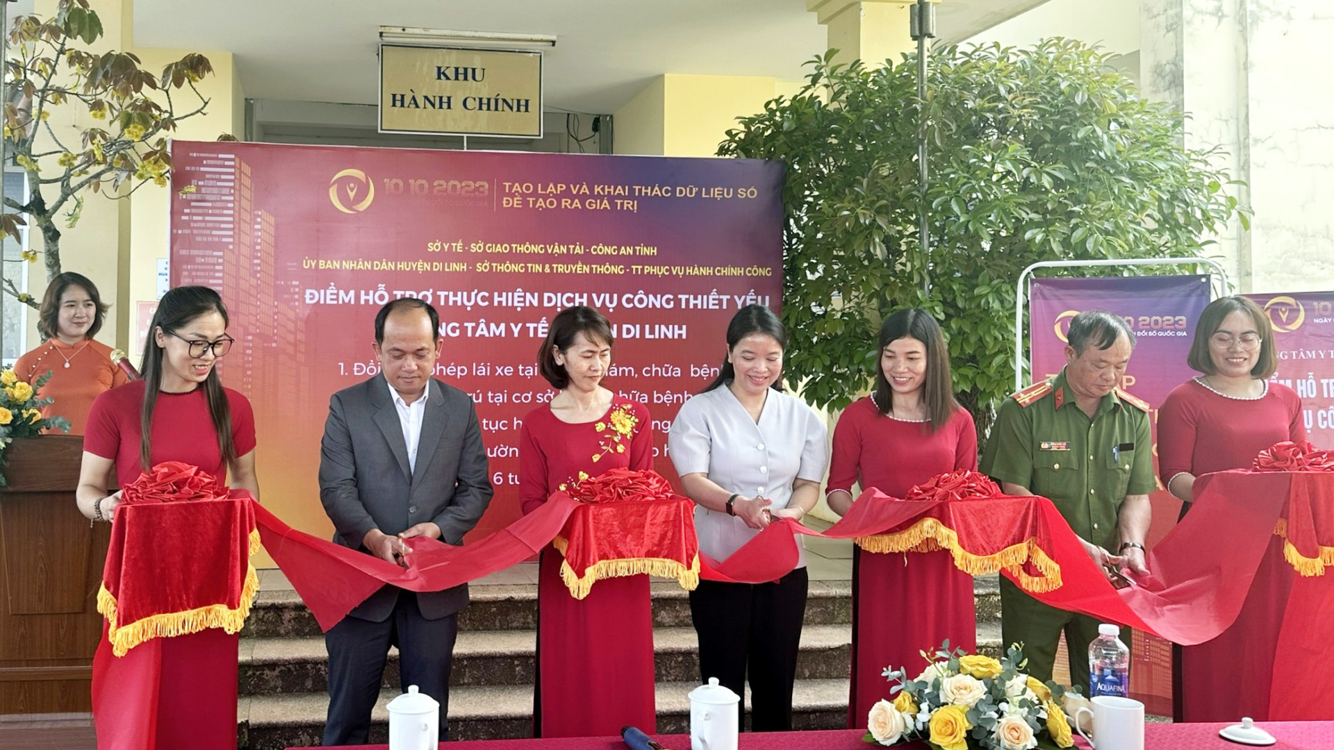 Khai trương điểm hỗ trợ thực hiện dịch vụ công trực tuyến thiết yếu tại Trung tâm Y tế huyện Di Linh