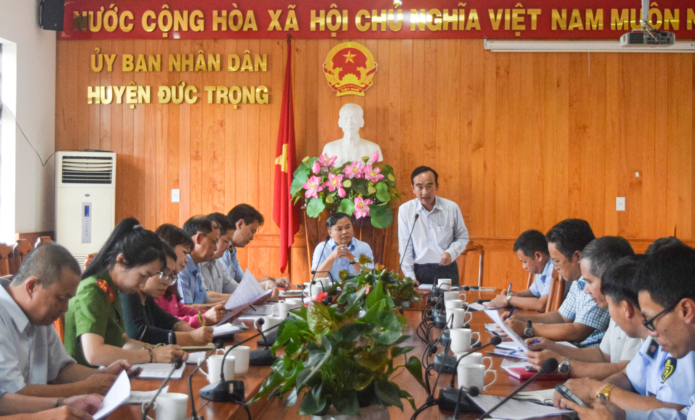 Ông Bùi Văn Hùng - Phó Chủ tịch Hội Nông dân tỉnh, phát biểu tại buổi giám sát