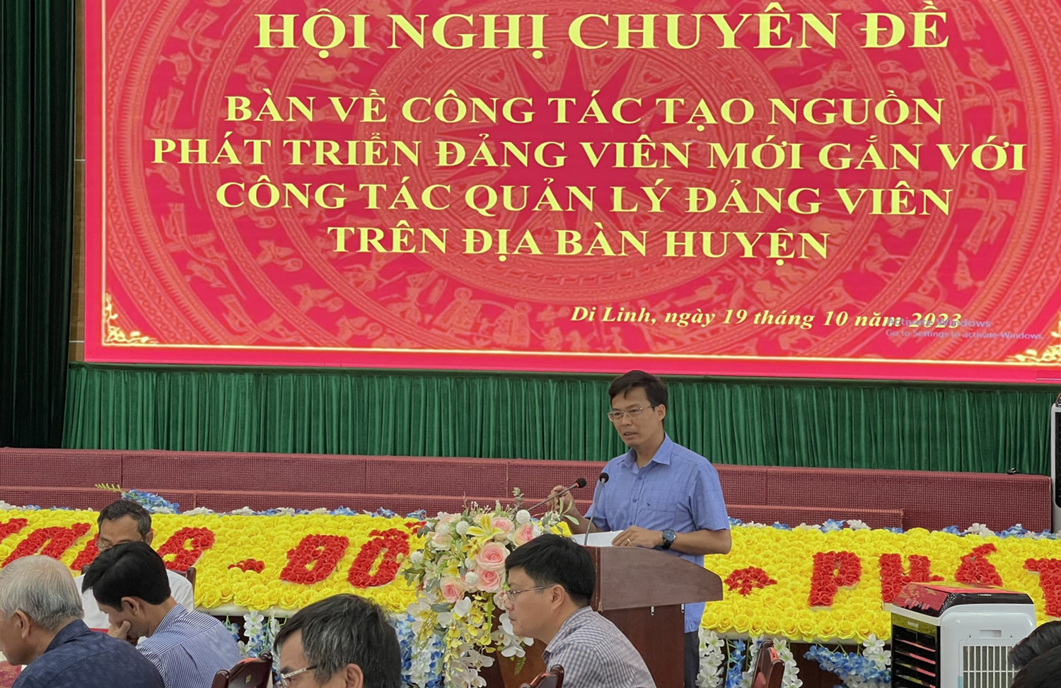 Đồng chí Đinh Văn Tuấn - Bí thư Huyện ủy Di Linh phát biểu tại Hội nghị